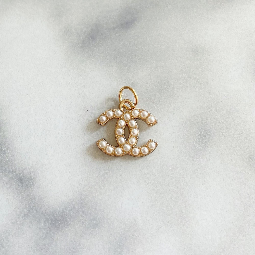 18mm Chanel Mini Pearl Zipper Pull Button Stamped